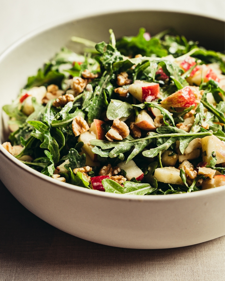 Arugula, apple, and walnut salad | Recipes | Favuzzi | Olive oils and fine Italian products | Delive