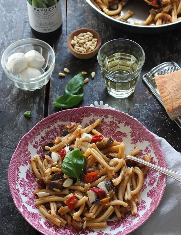 Gemelli in eggplant sauce with mozzarella | Recipes | Favuzzi | Olive oils and fine Italian products
