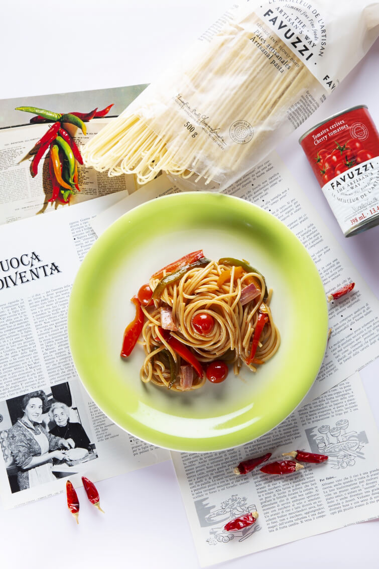 Cherry tomato, bell pepper and bacon spaghetti | Recipes | Favuzzi | Olive oils and fine Italian pro